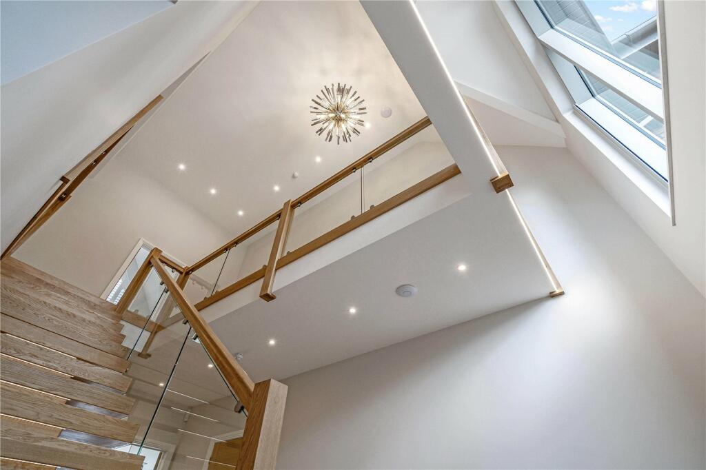 staircase glass balustrade